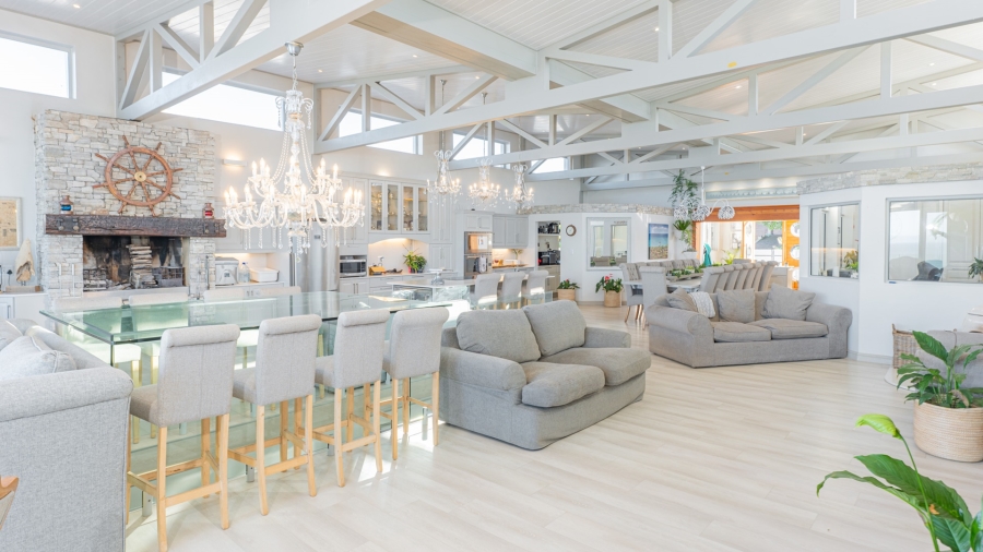 6 Bedroom Property for Sale in Struisbaai Western Cape